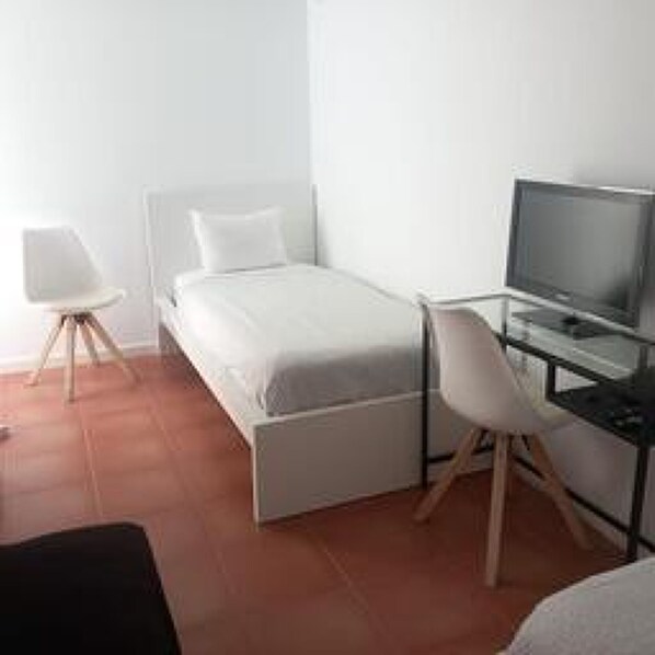 3 bedrooms, iron/ironing board
