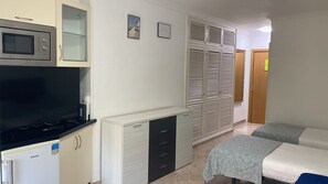 1 Schlafzimmer, Bügeleisen/Bügelbrett