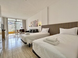 1 slaapkamer, een strijkplank/strijkijzer