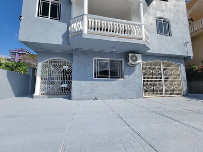 Charming resort in enchanting Montego Bay with AC, WiFi
