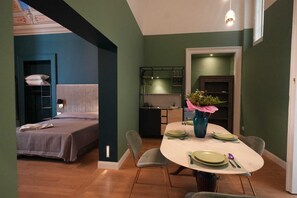 1 chambre, fer et planche Ă repasser, lit parapluie, draps fournis