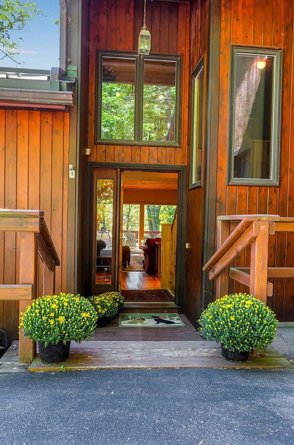 Exterior detail - Chalet w/ Hot Tub & Sauna Near Holiday Valley (Ellicottville)