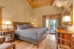5 bedrooms, iron/ironing board, WiFi, bed sheets - Chalet w/ Hot Tub & Sauna Near Holiday Valley (Ellicottville)