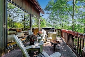 Terrace/patio - Chalet w/ Hot Tub & Sauna Near Holiday Valley (Ellicottville)