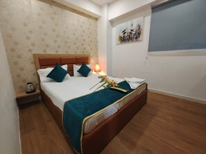 Soundproofing, iron/ironing board, free WiFi - Hotel Prasang (Surat)