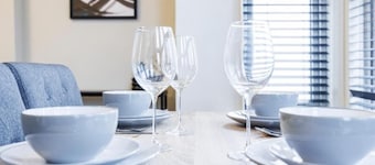 Modern & Spacious 2BR City Centre Near High St by Luxiety Stays