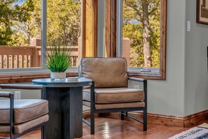 Interior - Canyon Ridge Retreat| hot tub, mins from Zion (Orderville)