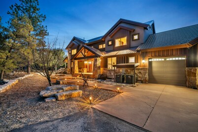 Canyon Ridge Retreat| hot tub, mins from Zion