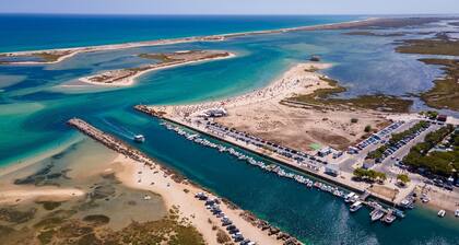 Stunning House With Rooftop and Pool by LovelyStay