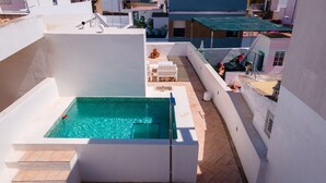 حمام سباحة