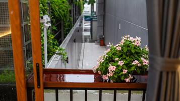 Studio phong cách cổ điển | Hiên