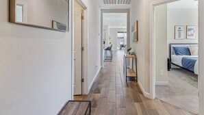 5 bedrooms, iron/ironing board, WiFi, bed sheets