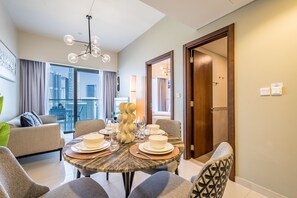Dining - Enticing 2BR Apartment in Reva Residences, Business Bay by Deluxe Holiday Homes (Dubai)