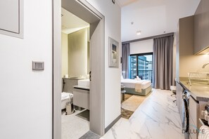 Zimmersafe, Bügeleisen/Bügelbrett, kostenloses WLAN, Bettwäsche