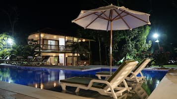 Piscine extérieure