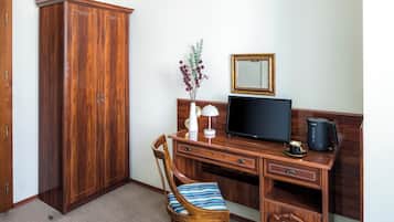 Ropa de cama hipoalergénica y escritorio