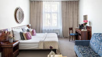 Ropa de cama hipoalergénica y escritorio