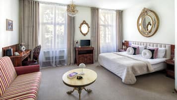 Ropa de cama hipoalergénica y escritorio