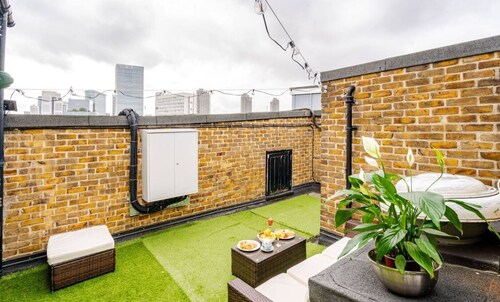 Old Street Rooftop Vibes up to 6 people