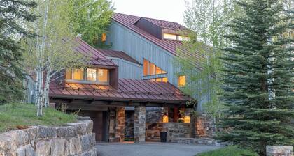 Gray Mill House by Curate Telluride-NEW Remodel, Hot Tub, Grill, Views, Lux Home