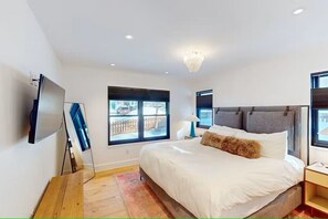 3 habitaciones, escritorio, tabla de planchar con plancha y wifi gratis