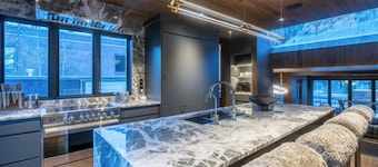 New Penthouse, Center of Town, Sauna, Deck, Fireplace, Views, Parking, Ski Room