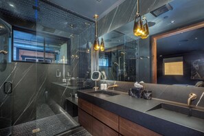 Hair dryer, towels - Meribel Penthouse by Curate Telluride- Lux Home in Town, Views, Grill, Updated (Telluride)