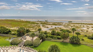 Beach nearby - Beach Club 203 aka "Beach Walk" 2br/2ba Oceanfront Complex (Saint Simons Island)