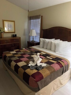 5 bedrooms, iron/ironing board, WiFi, bed sheets