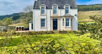 Crossaig Farm House - sleeps 10 guests in 5 bedrooms