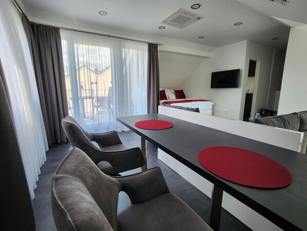 1 bedroom, desk, iron/ironing board, free WiFi