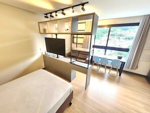 1 bedroom, iron/ironing board, WiFi, bed sheets - Cozy studio with WiFi and AC in lovely Florianópolis (Saco dos Limões Florianópolis)