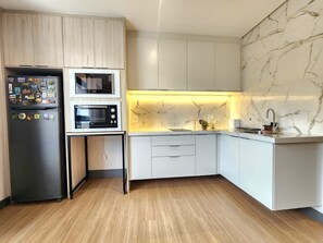 Micro-ondes, plaque de cuisson