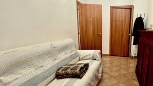 تلفزيون بشاشة مسطحة
