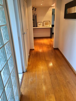 Interior - Penthouse with terraces: 100 meters from the Champs Elysées (Paris)