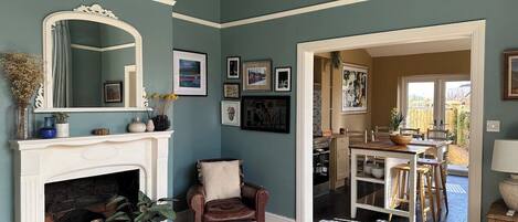 المنشأة من الداخل