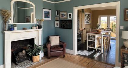 NEW Victorian Residence - sleeps 12