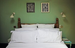 1 bedroom, iron/ironing board, WiFi, bed sheets - Little Hideaway - Central Frome (Conigre)