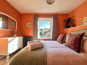 4 Schlafzimmer, Bügeleisen/Bügelbrett, Reisekinderbett, WLAN