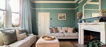 Stylish Victorian Home - Central Frome - Sleeps 8