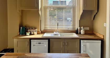 Stylish Victorian Home - Central Frome - Sleeps 8