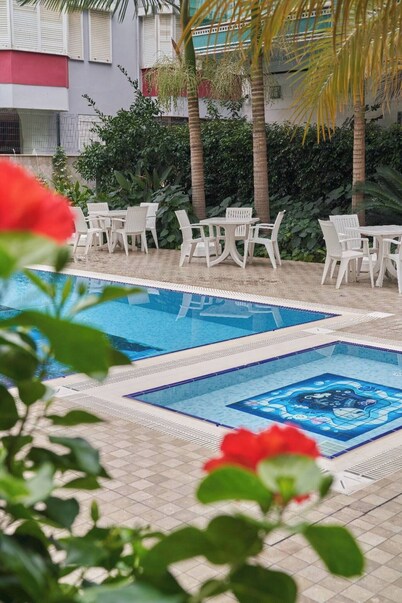 Cleopatra Beach Ultra-Luxury 3-bedroom Penthouse

