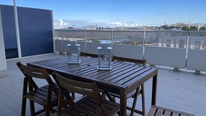 Outdoor dining - House of Cavani (Bari)