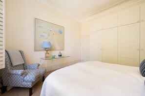 1 soverom, strykejern/-brett, wi-fi (inkludert) og sengetøy