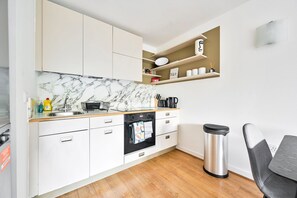 冰箱、烤箱、茶具/咖啡用具、烤面包机