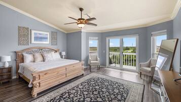 3 bedrooms, desk, iron/ironing board, travel crib