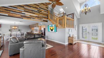 Smart TV, table tennis