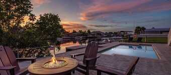 Waterfront/SUNSETS/3BR/Ping Pong/Kayaks