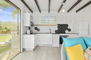 Réfrigérateur, micro-ondes, four, lave-vaisselle