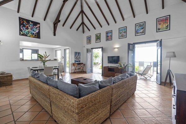 TV - Villa Belle Etoile - Three Bedroom Villa, Sleeps 10 (Le Vauclin)